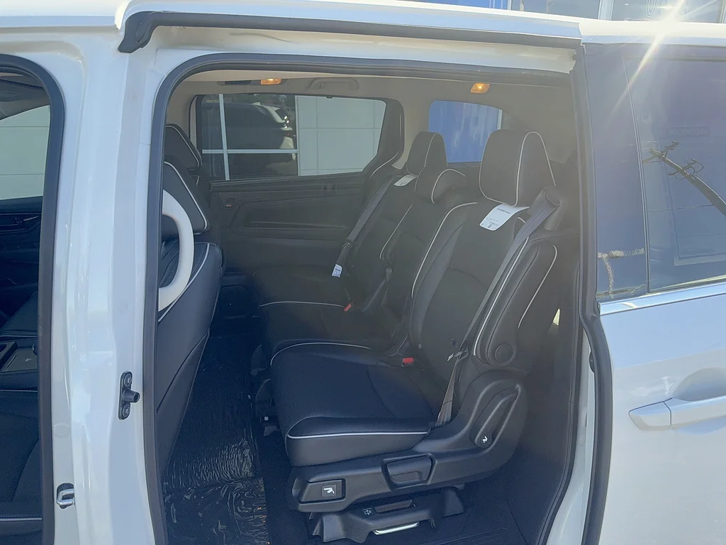 2027 Honda Odyssey Elite, photo 11 of 12