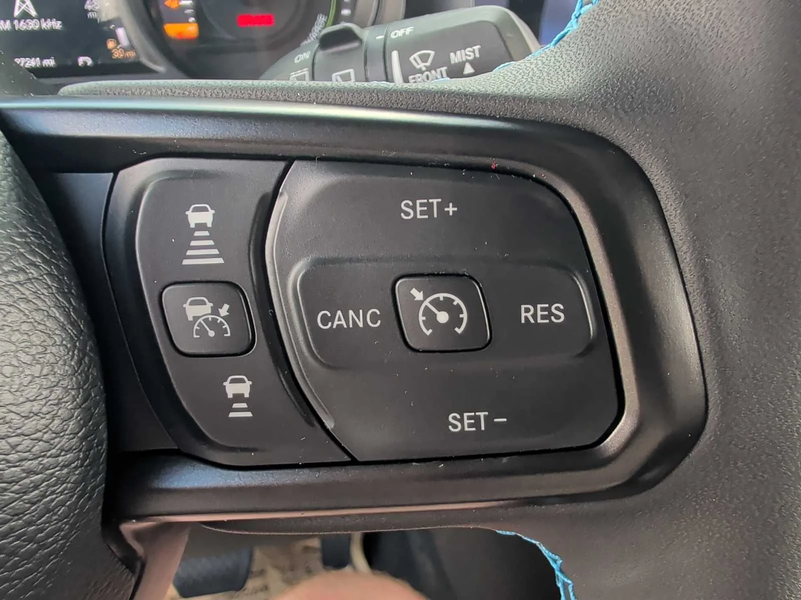 Used 2024 Silver Zynith Clearcoat Jeep Rubicon image 24