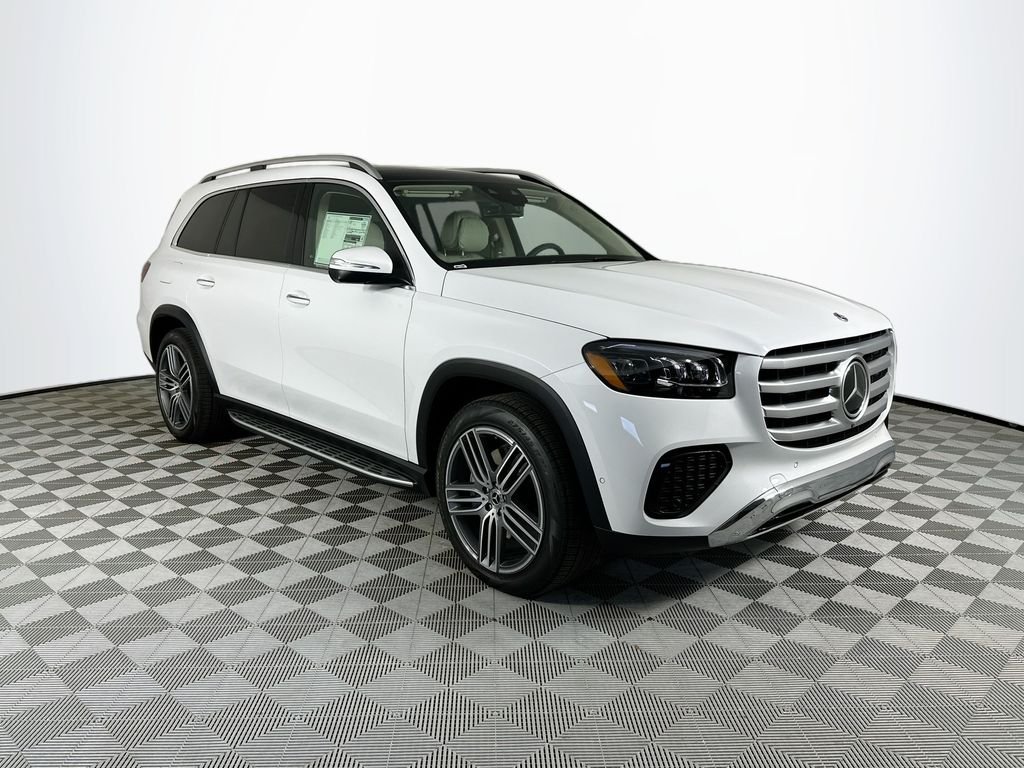 New 2026 MANUFAKTUR Moonlight White Metallic Mercedes-Benz GLS 450 image 1