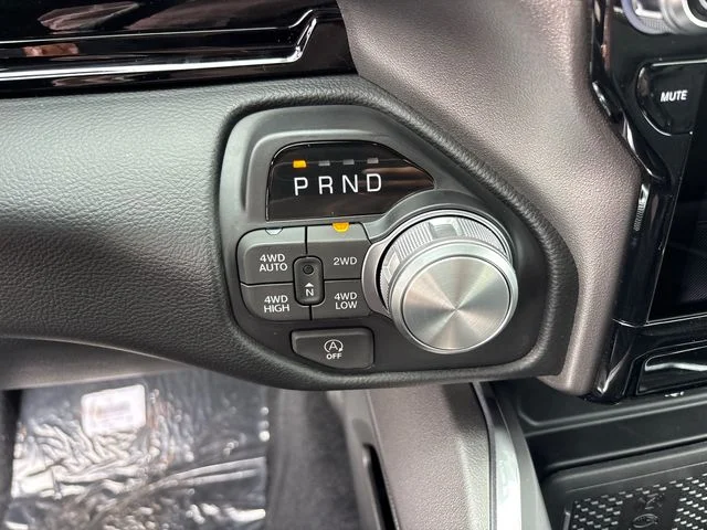 New 2026 Granite Crystal Metallic Clear-Coat Exterior Paint RAM Laramie image 19