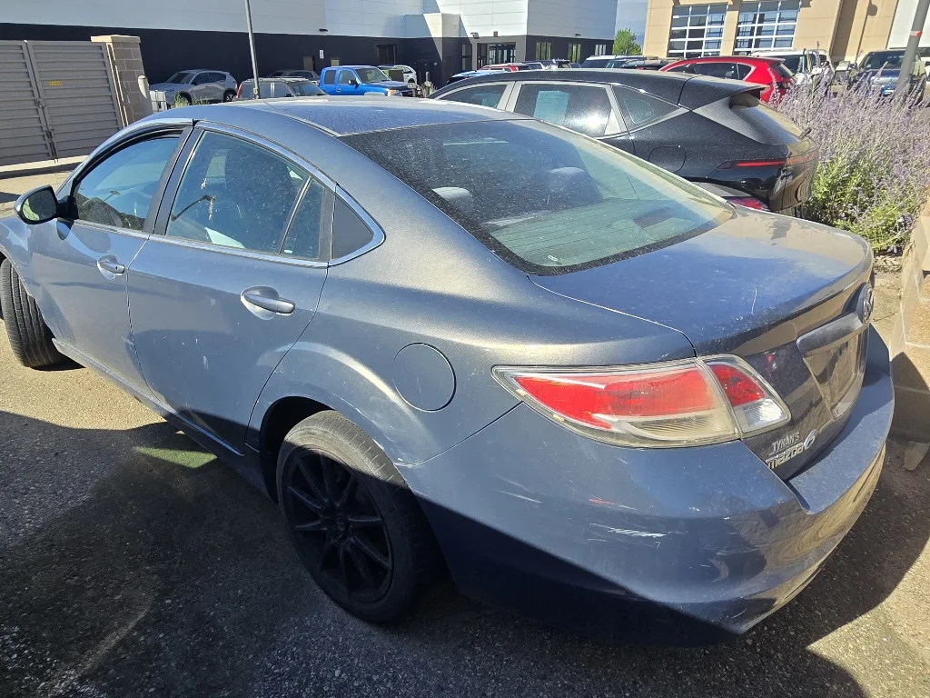 Used 2010 Comet Gray Mica Mazda i Sport image 2