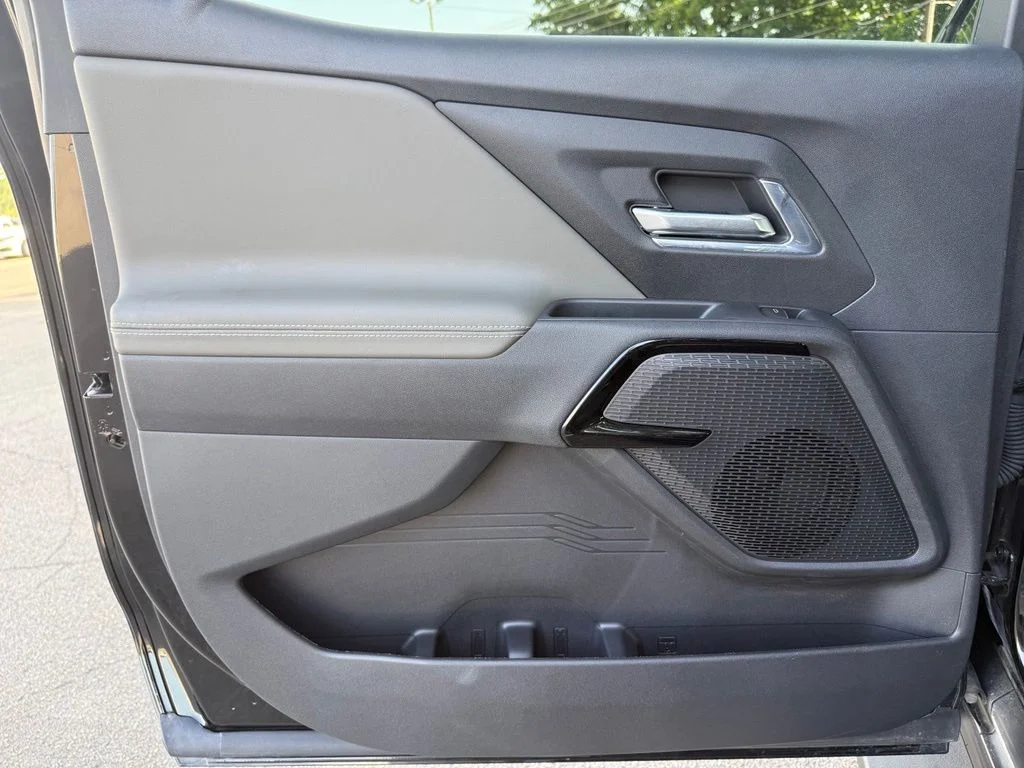 Used 2026 Black Chevrolet Trail Boss image 28