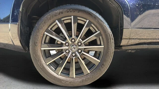 Used 2025 Mica Lexus 550 Luxury+ image 59