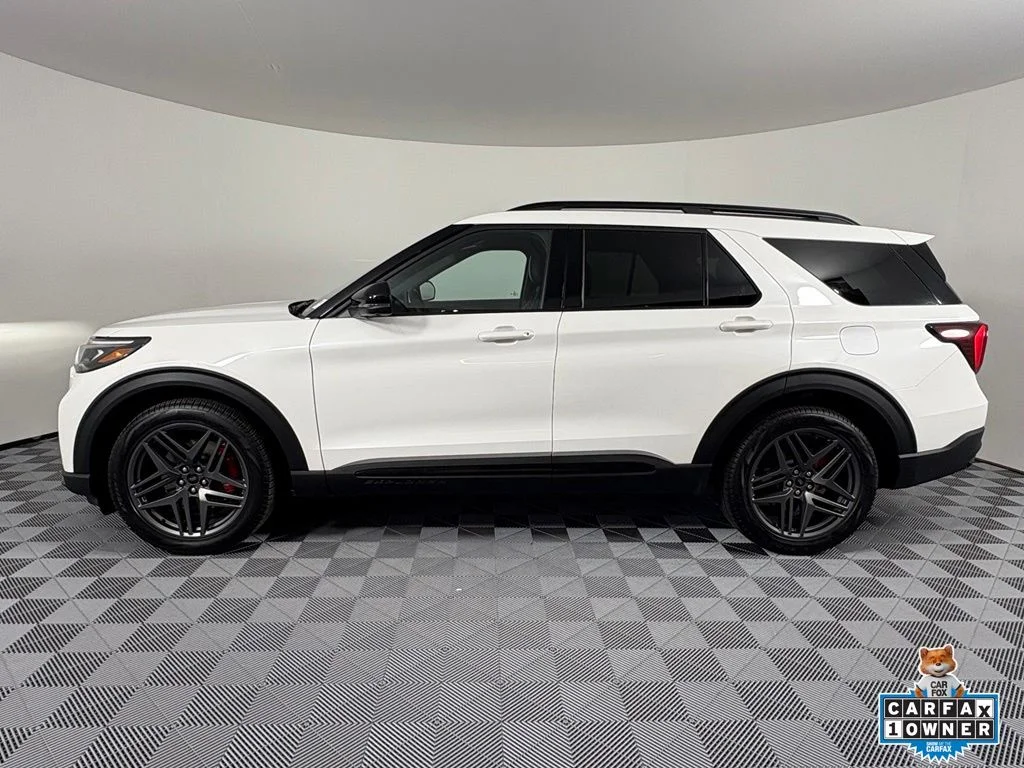Used 2025 White Ford ST image 13