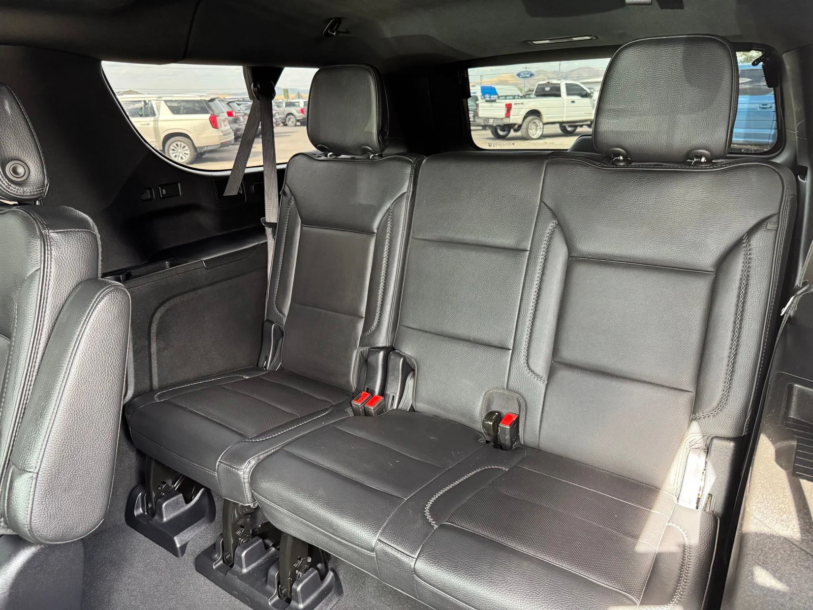 Used 2025 Silver GMC Denali image 34