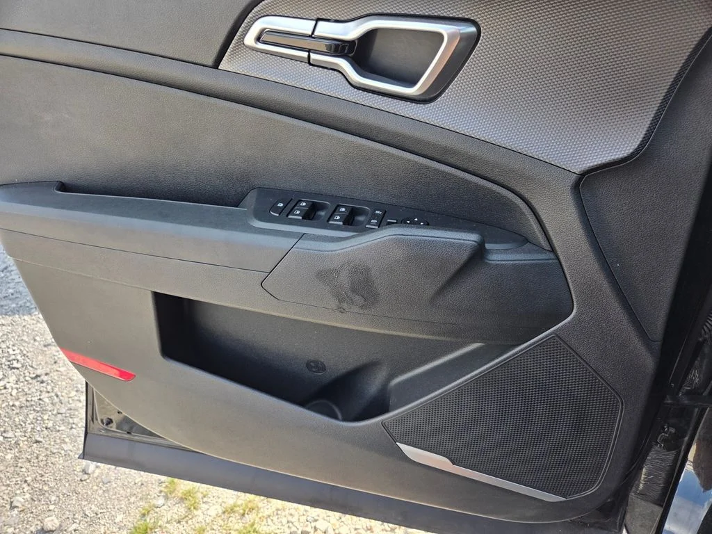 Used 2023 Black Kia LX image 21