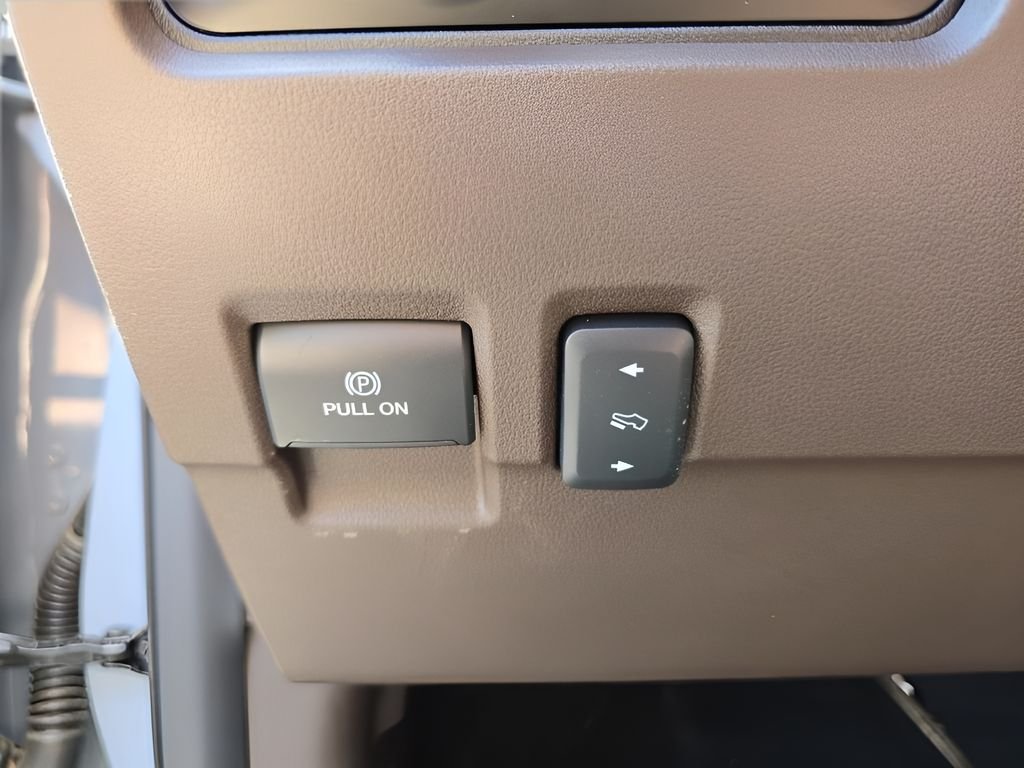 New 2026 Glacier Gray Metallic Tri-Coat Ford F-250® King Ranch® image 15