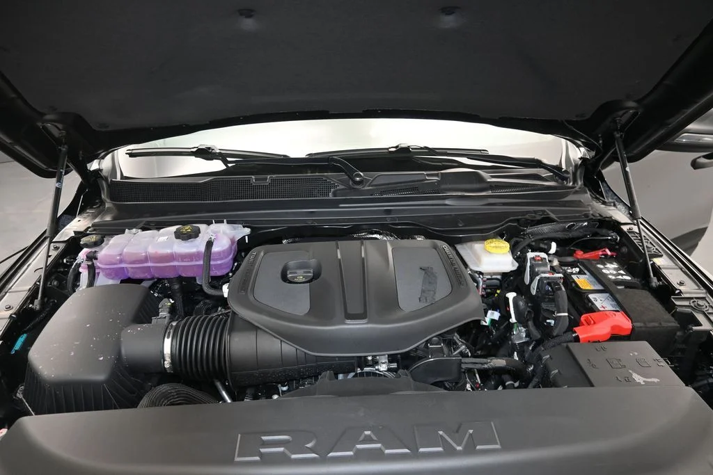 New 2026 Diamond Black Crystal Pearl-Coat Exterior Paint RAM Big Horn/Lone Star image 12