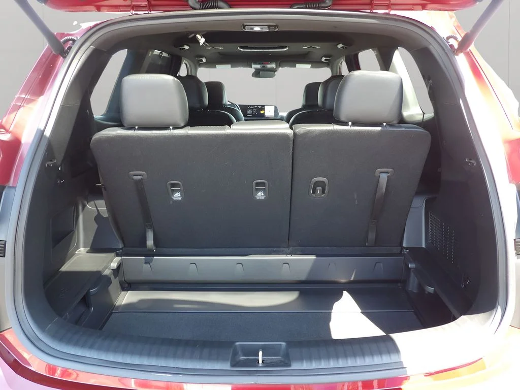 Used 2024 Dawning Red Kia EX X-Line image 12