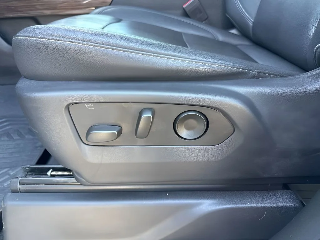 Used 2022 Summit White Chevrolet RST image 10