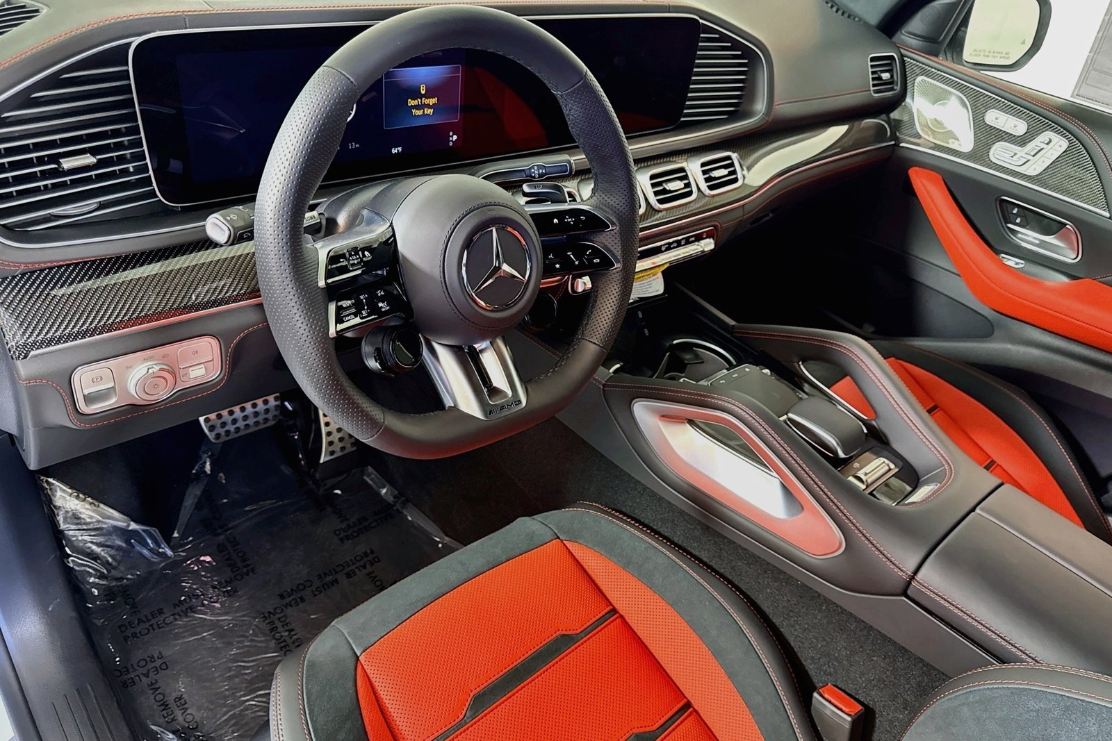 New 2026 MANUFAKTUR Moonlight White Metallic Mercedes-Benz AMG® GLE 63 S image 9