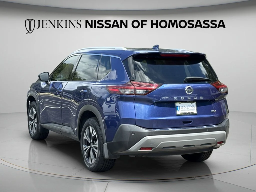 Used 2021 Blue Nissan SV image 10