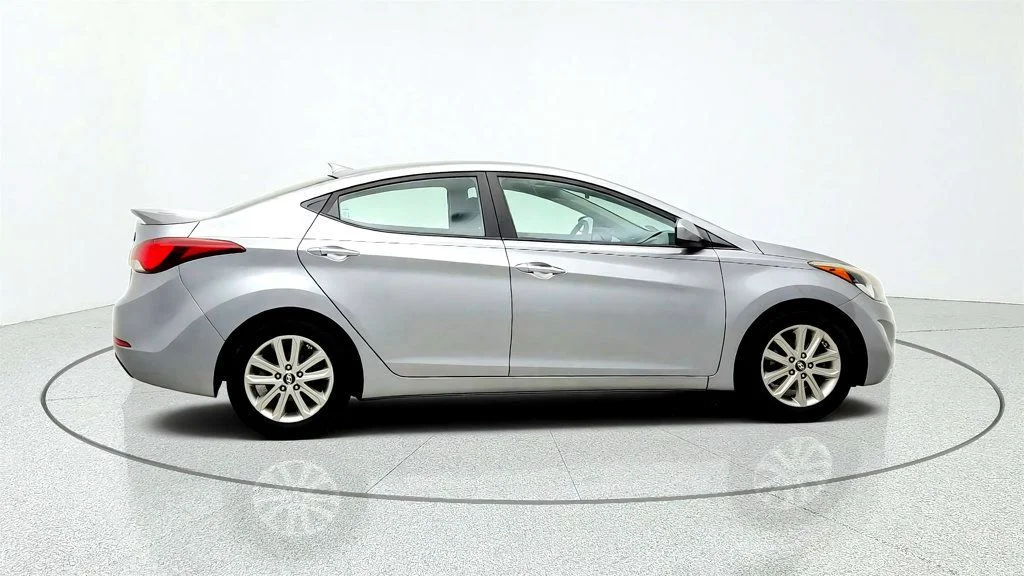 Used 2015 Titanium Gray Metallic Hyundai 4dr Sedan Automatic SE w/ Popular Equipment Pkg image 4