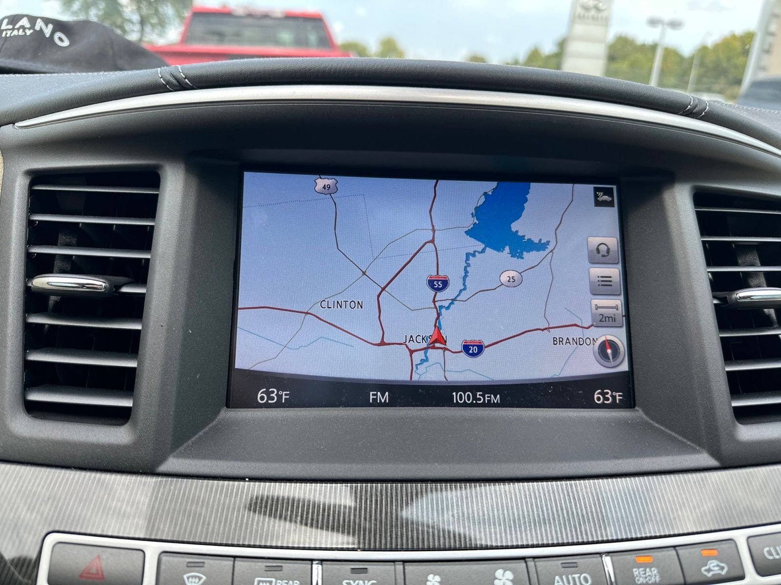 Used 2020 White INFINITI LUXE image 16