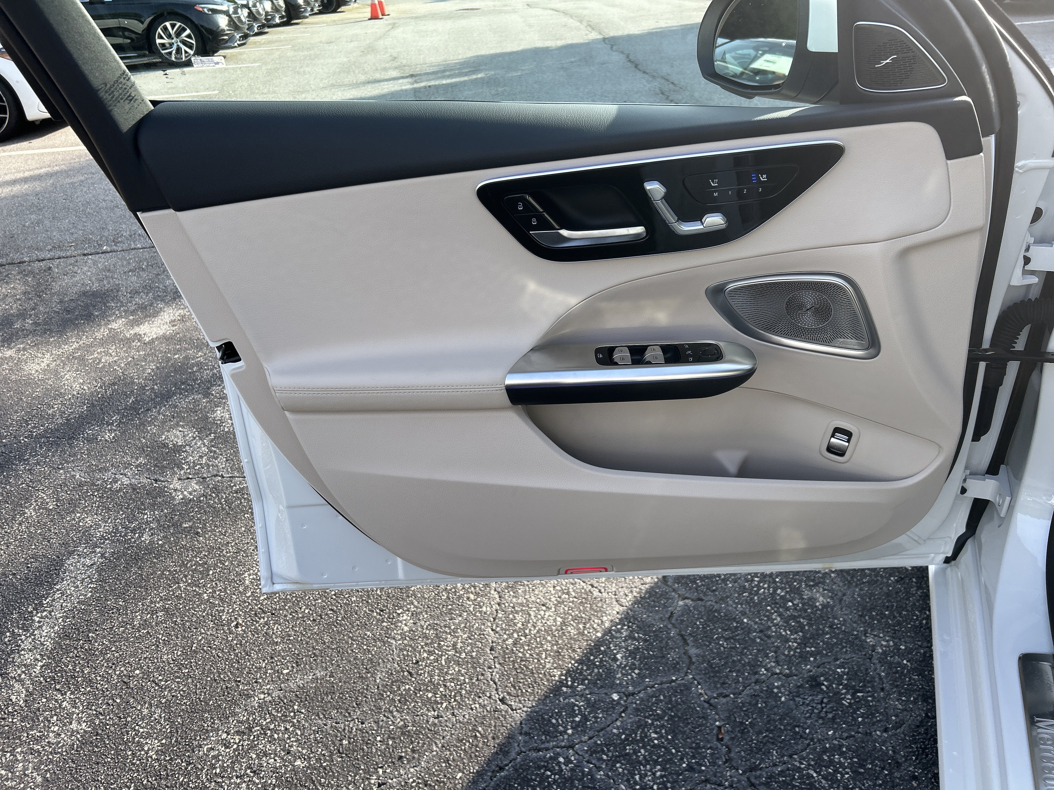 New 2026 MANUFAKTUR Moonlight White Metallic Mercedes-Benz C 300 Sedan image 17