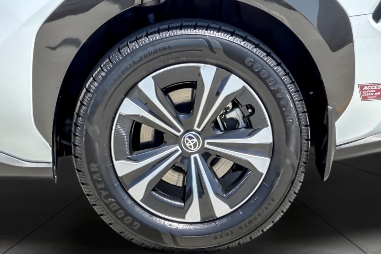 Certified Used 2024 Wind Chill Pearl Toyota XLE image 25