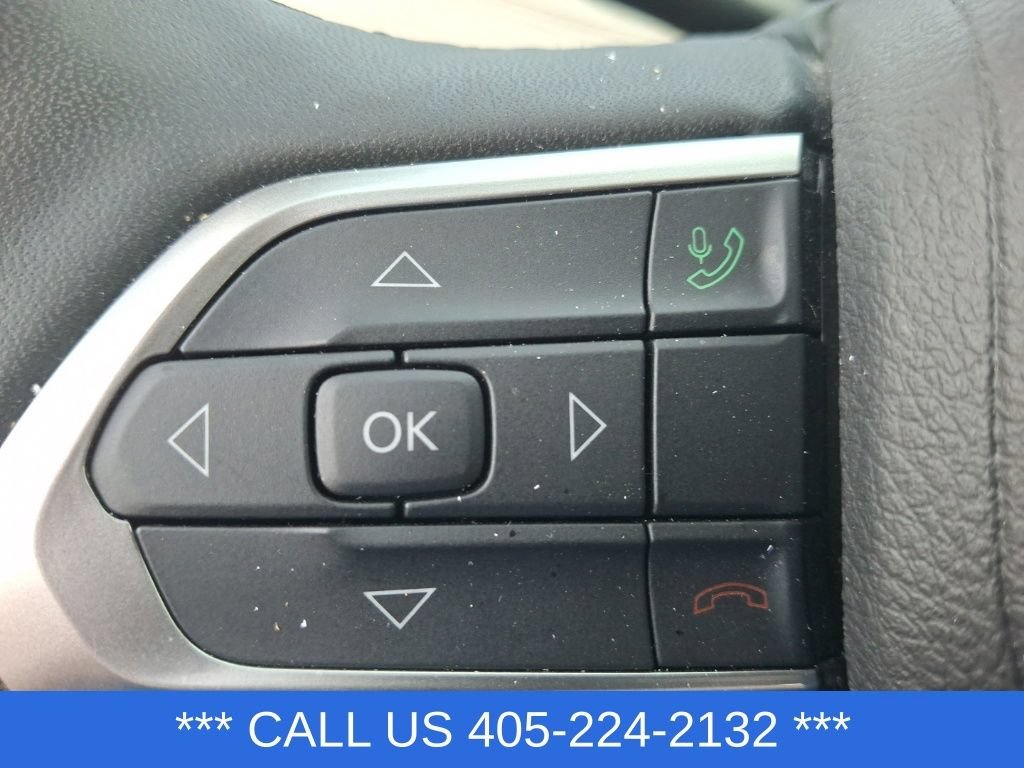 Used 2025 White Jeep Limited image 22