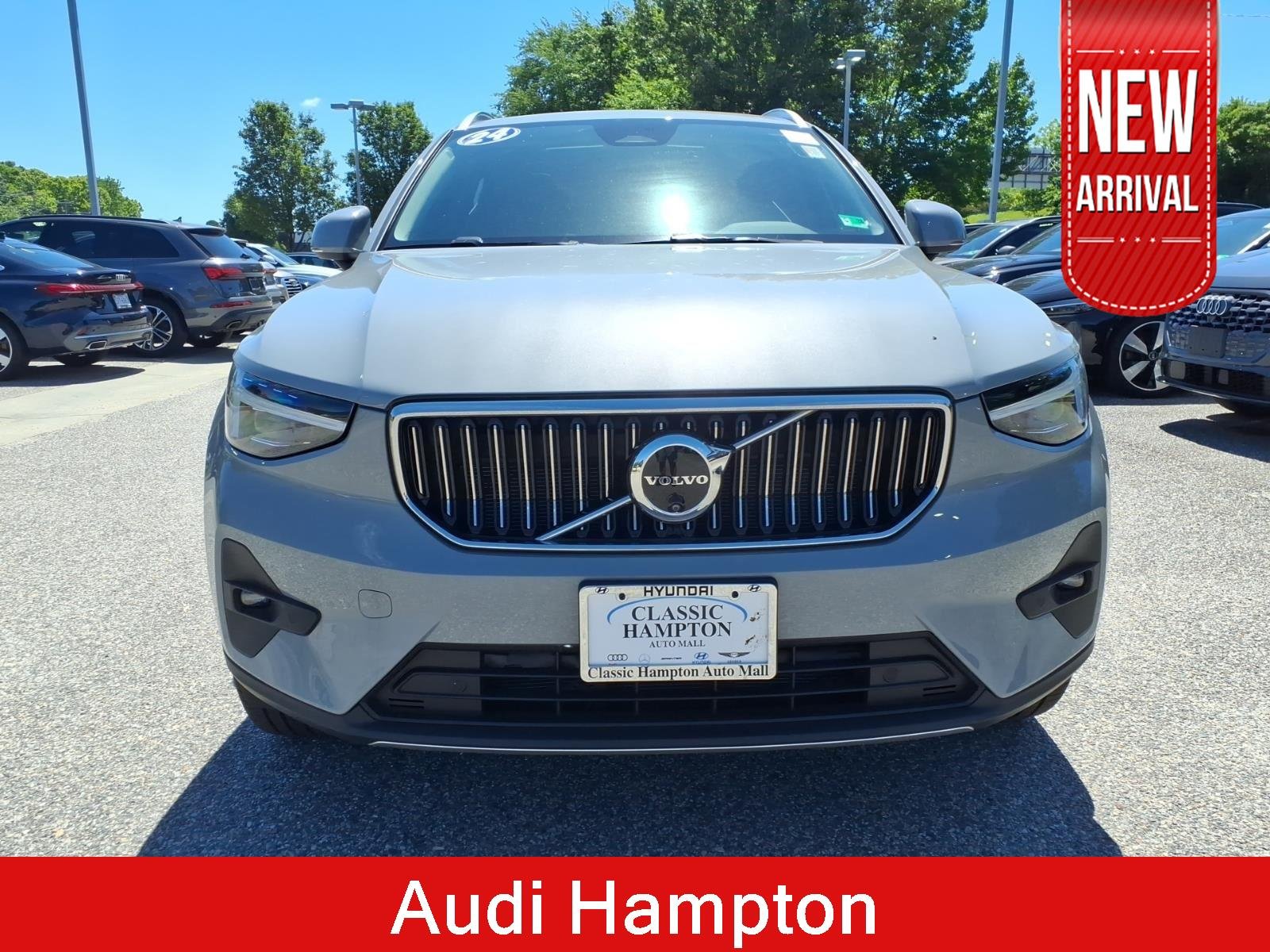Used 2024 Vapor Grey Metallic Volvo Ultimate Bright Theme image 2