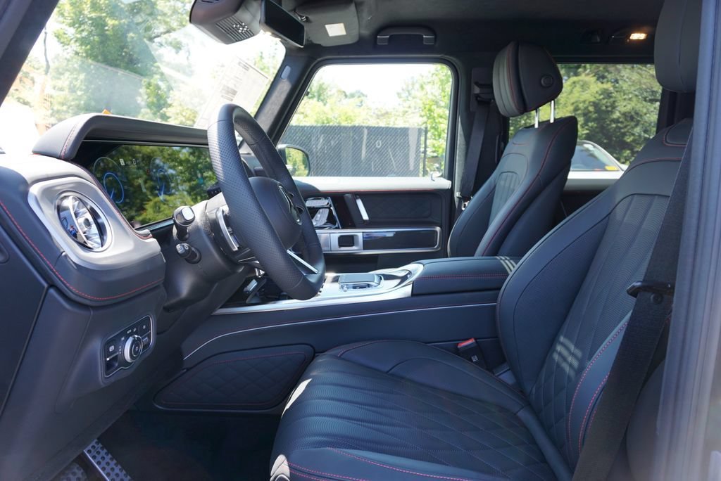 New 2027 MANUFAKTUR Night Black Magno Mercedes-Benz G 580 image 13