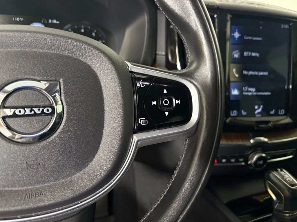 Used 2020 Onyx Black Metallic Volvo T5 Inscription image 22