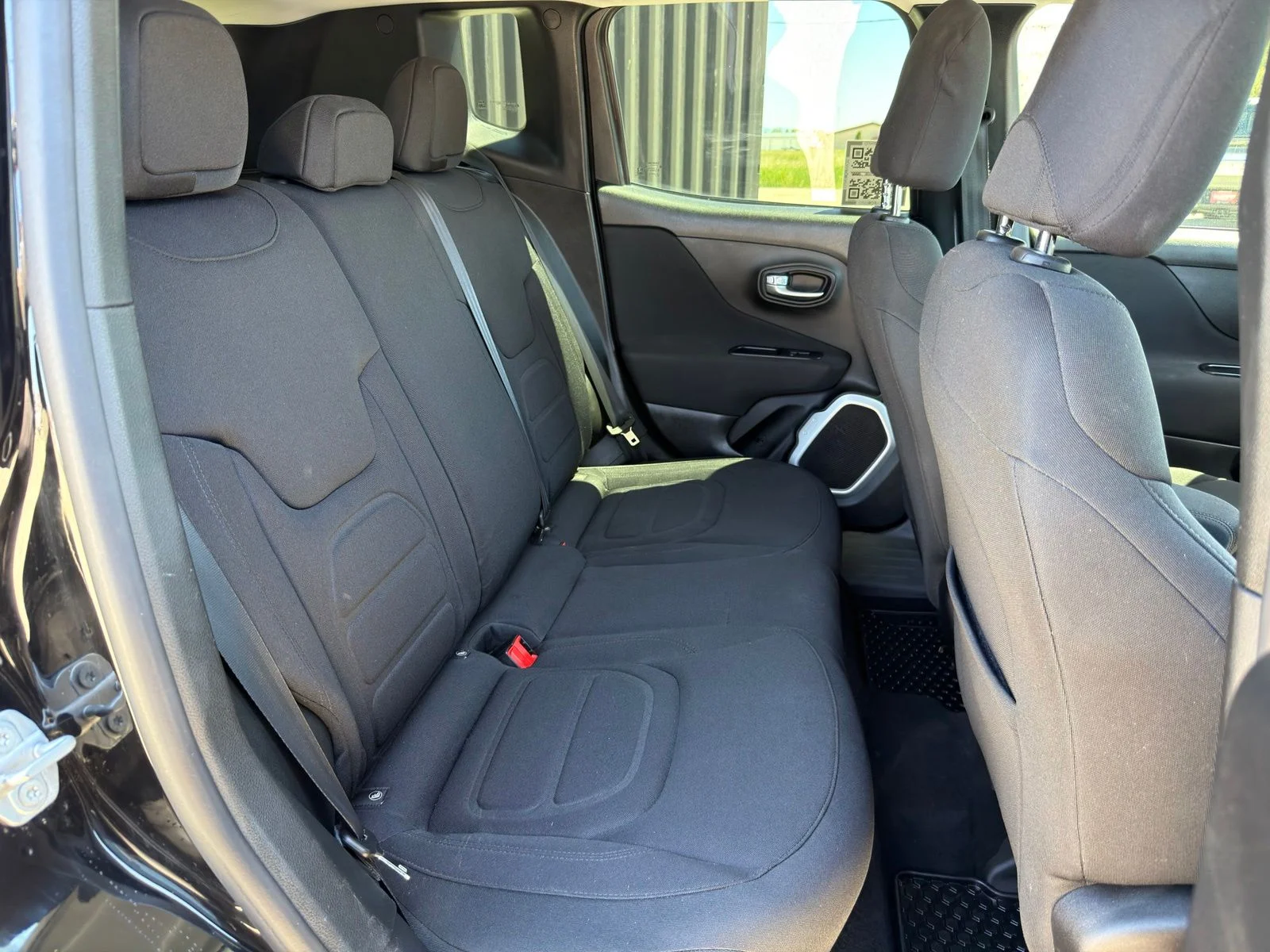 Used 2018 Black Jeep Latitude image 30
