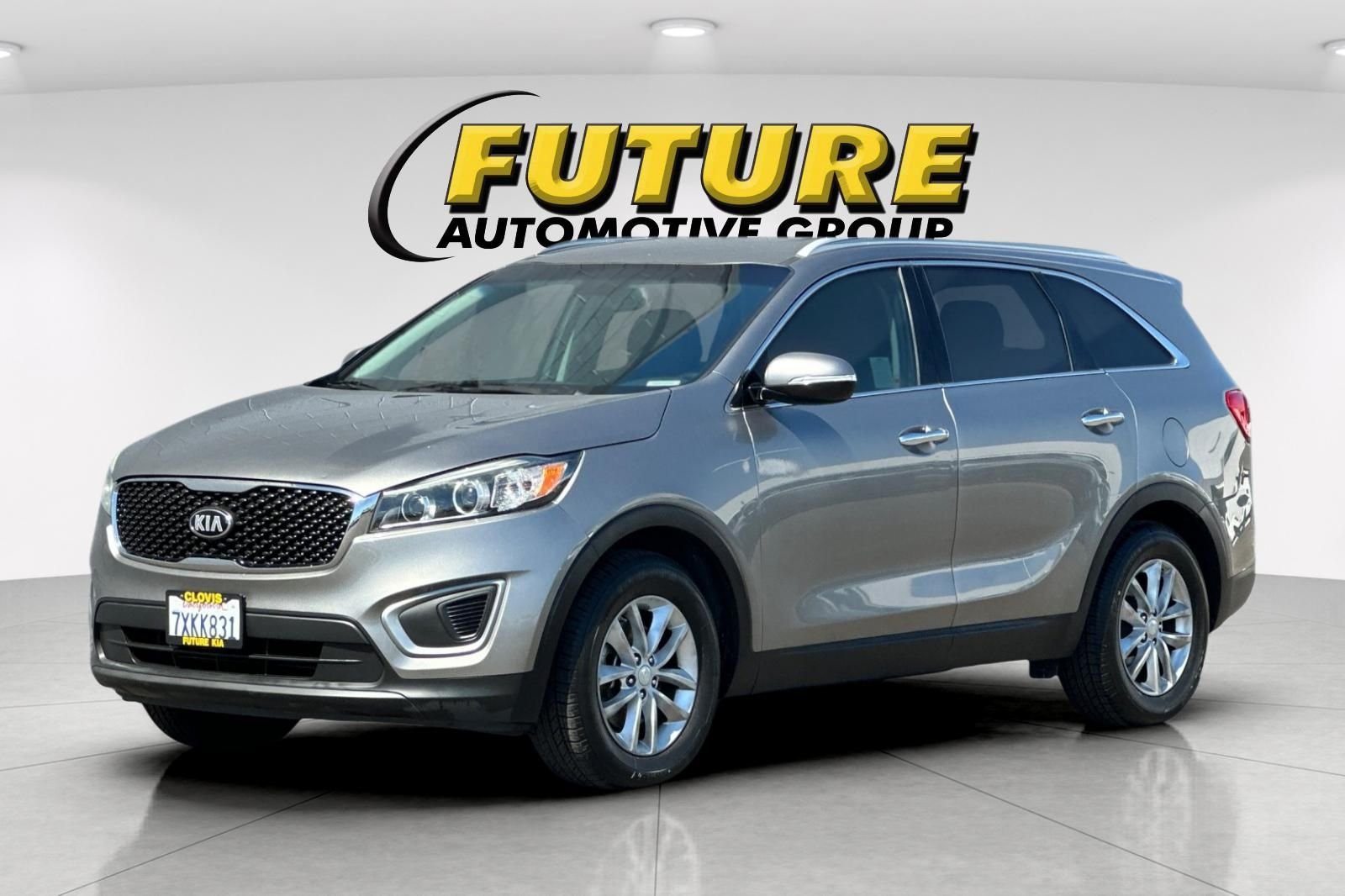 Used 2017 Silver Kia LX image 8
