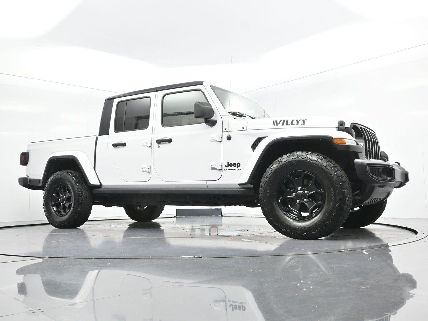 Used 2022 White Jeep Willys image 39