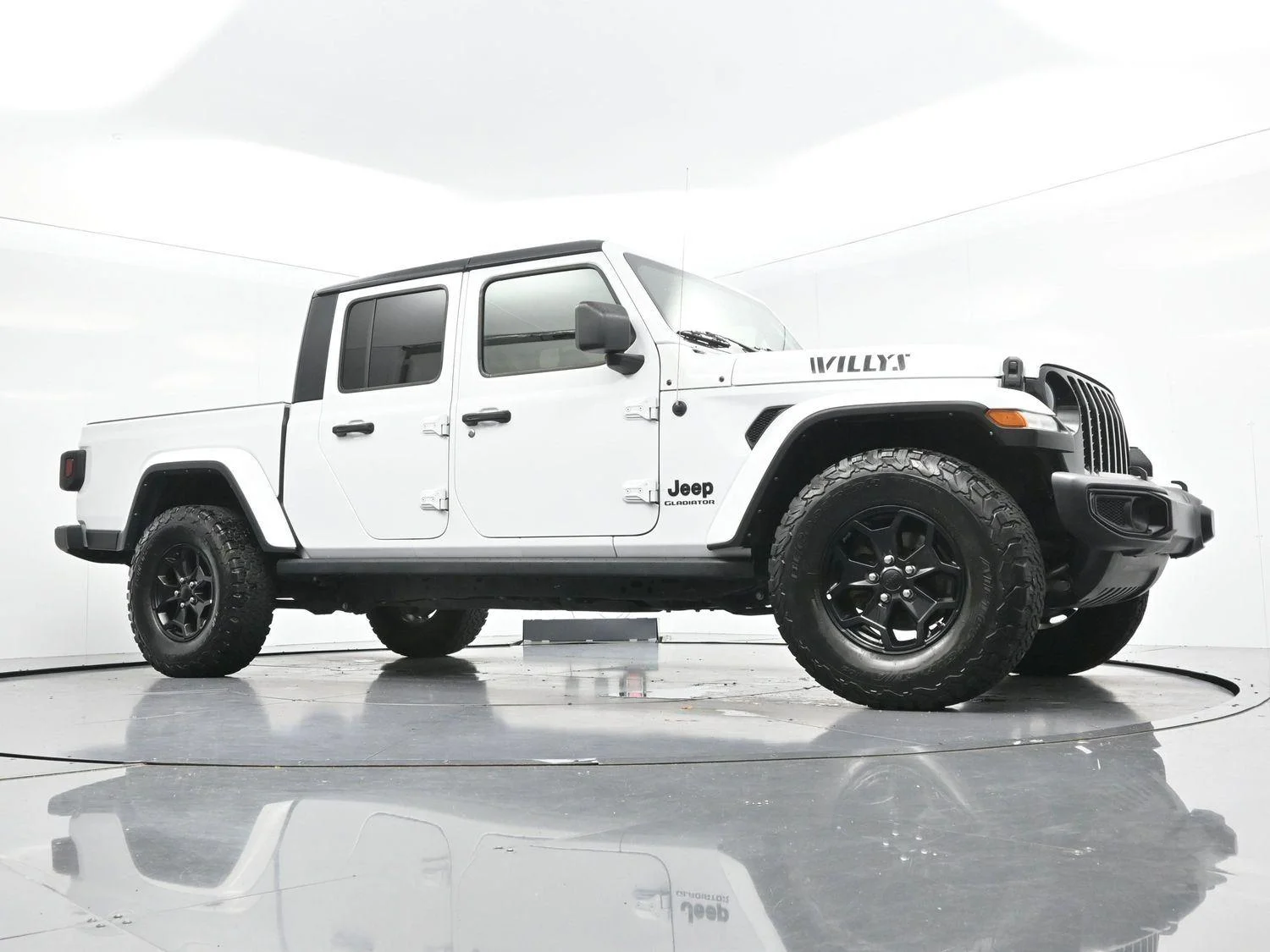 Used 2022 White Jeep Willys image 39