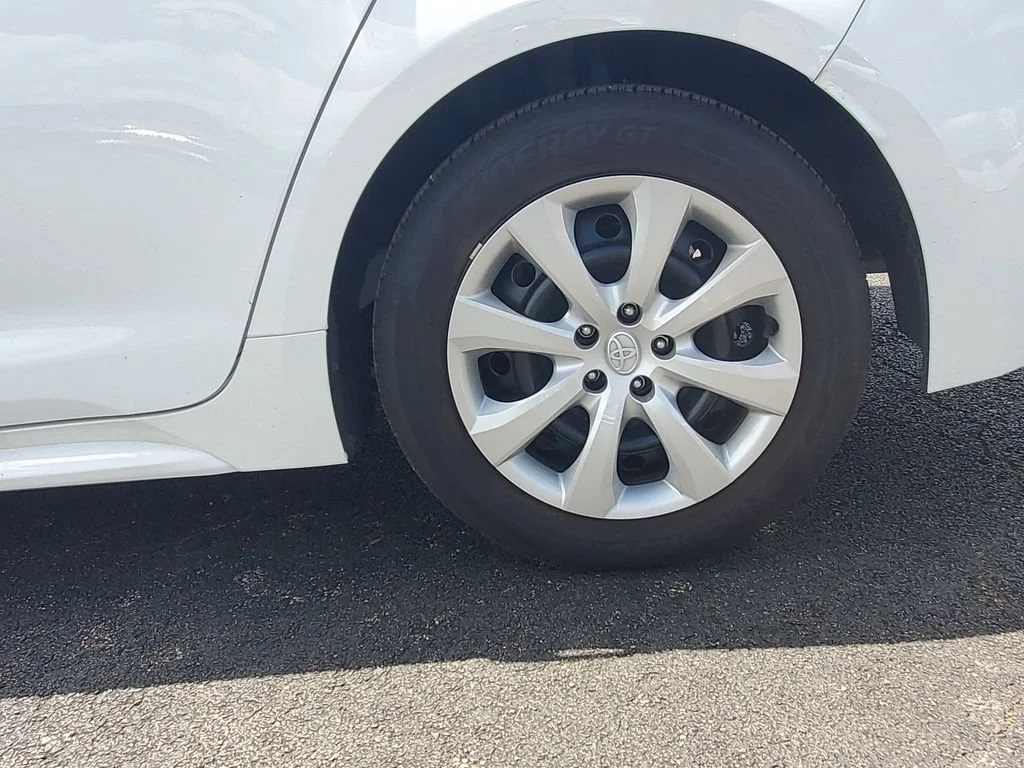 Used 2025 White Toyota LE image 32
