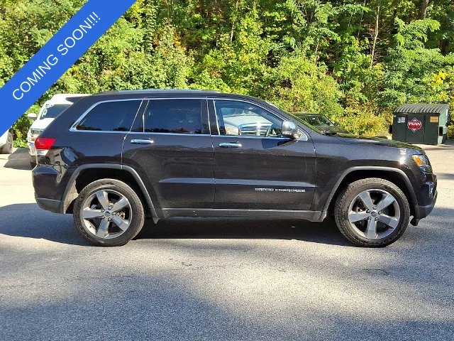 Used 2015 Black Jeep Limited image 8