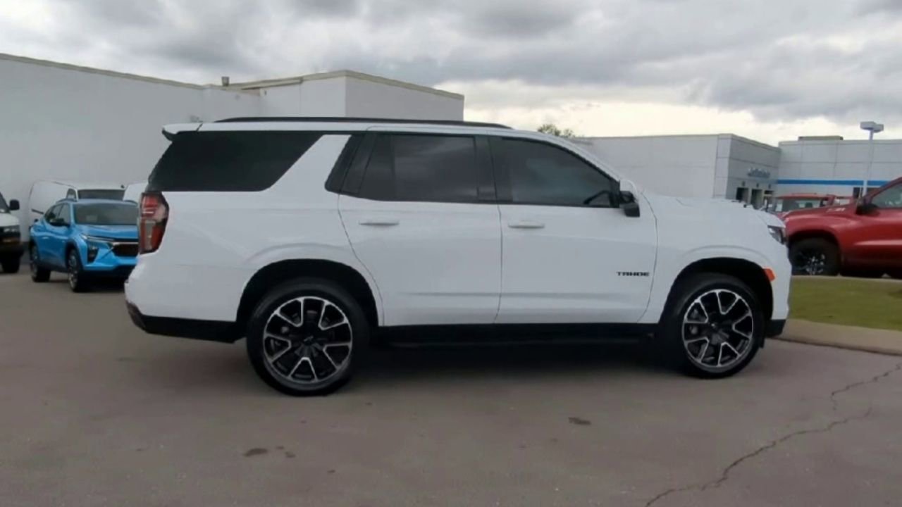 2023 Chevrolet Tahoe RST photo 2