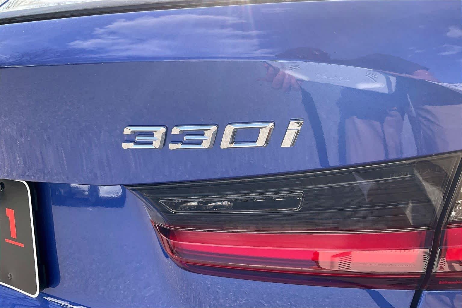 2026 BMW 3 Series 330i - Photo 15