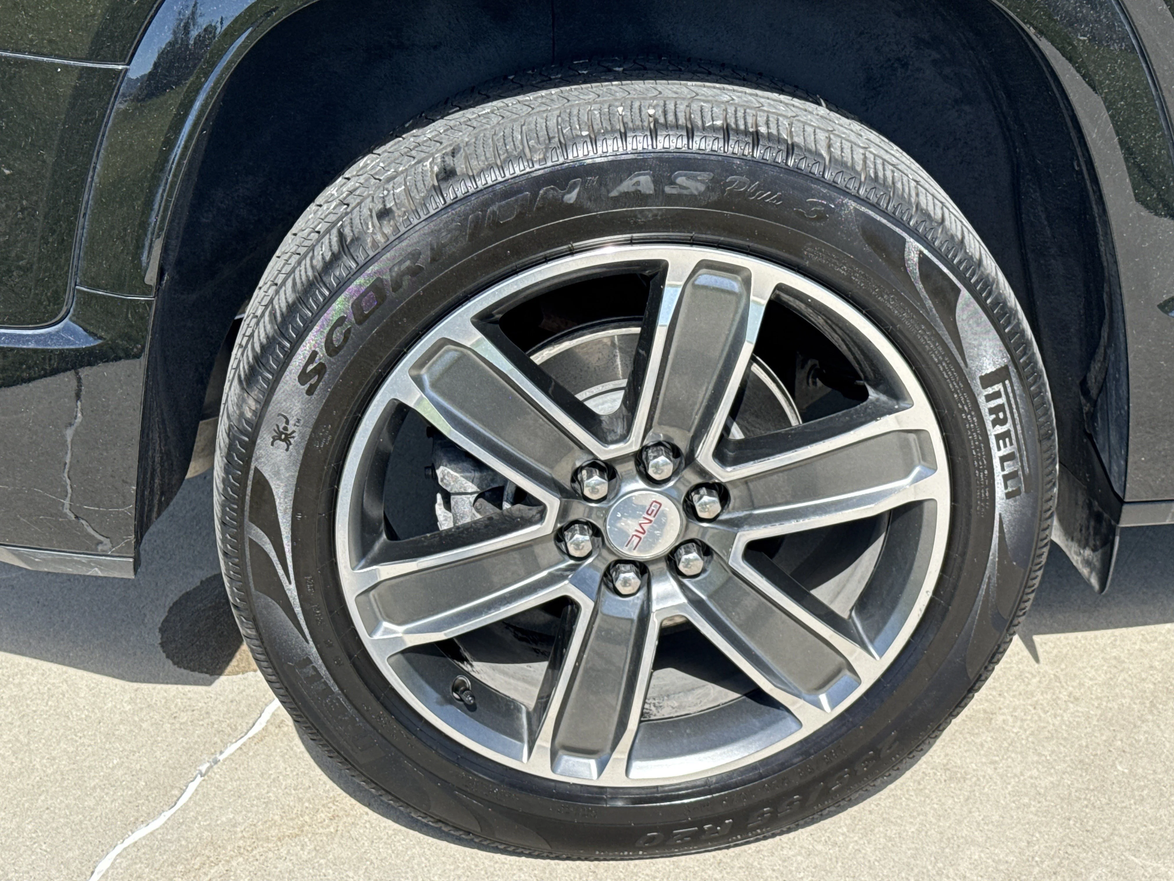 Used 2019 Ebony Twilight Metallic GMC Denali image 13
