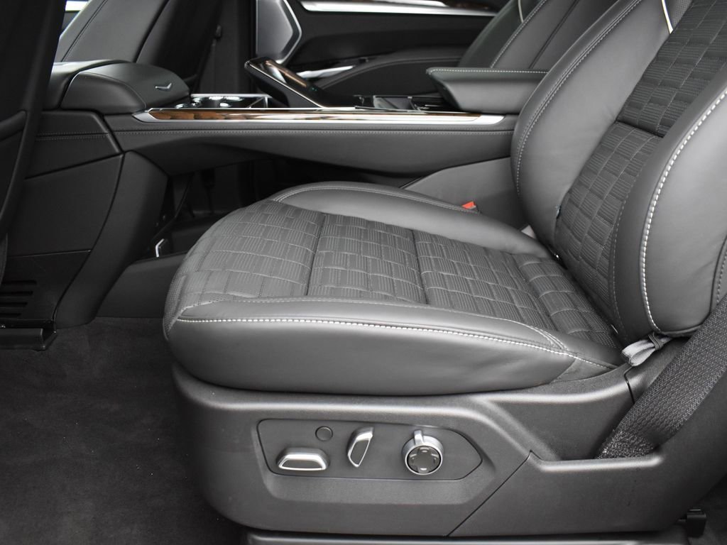 2025 CADILLAC ESCALADE - Image 26