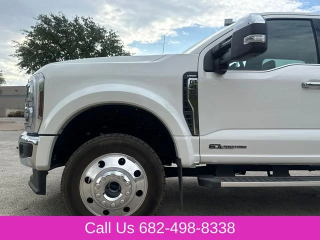 Used 2025 White Ford Lariat image 5