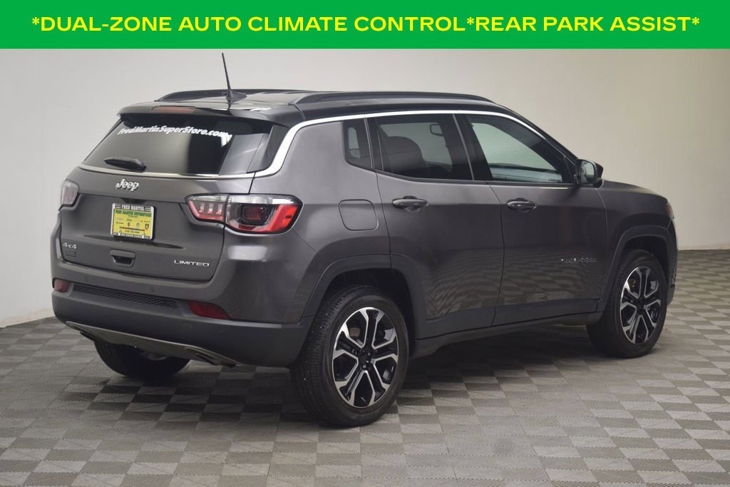 Used 2023 Granite Crystal Metallic Clearcoat Jeep Limited image 5