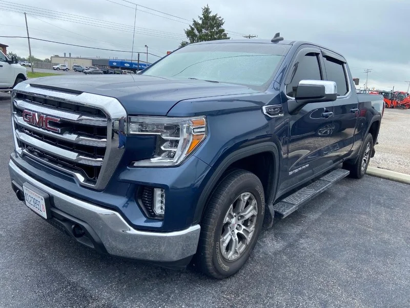 Used 2021 Pacific Blue Metallic GMC SLE image 3