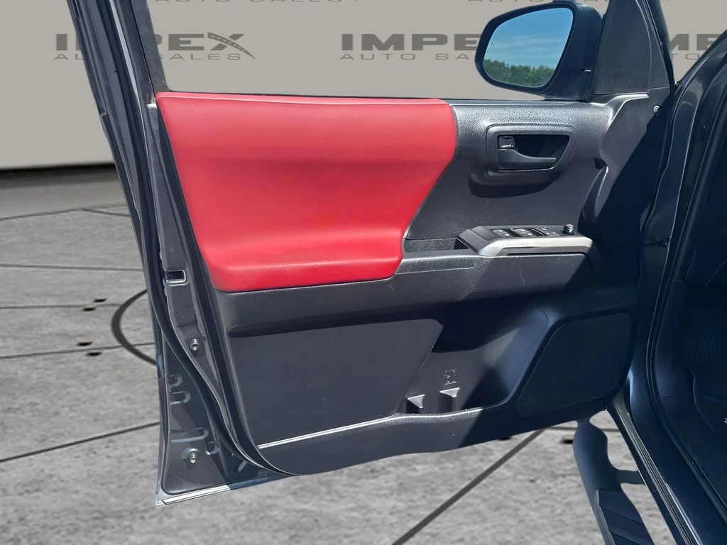 Used 2020 Gray Toyota SR5 image 21