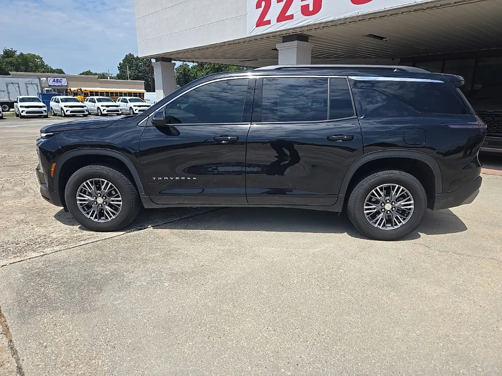 Used 2026 Black Chevrolet LT image 9