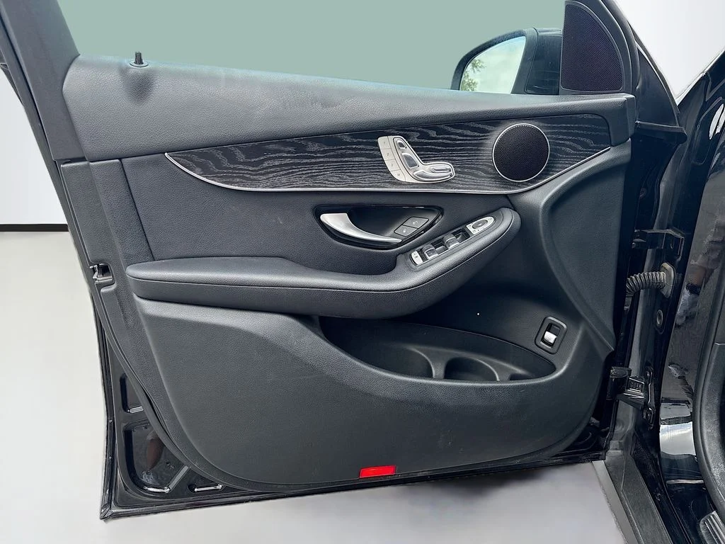 Used 2018 Black Mercedes-Benz GLC 300 image 32