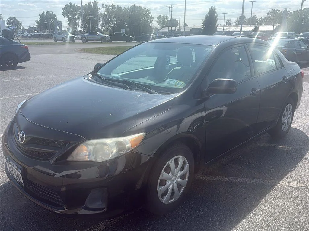 Used 2013 Black Sand Pearl Toyota L image 2
