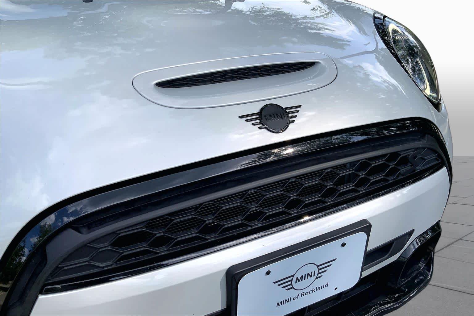 Used 2022 White Silver Metallic MINI Cooper S image 29