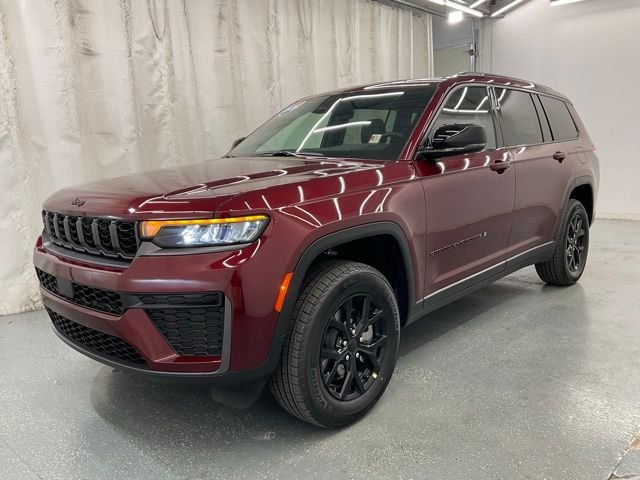 New 2026 Velvet Red Pearl-Coat Exterior Paint Jeep Altitude image 4