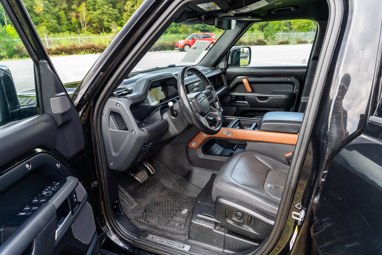 Used 2021  Land Rover X image 28