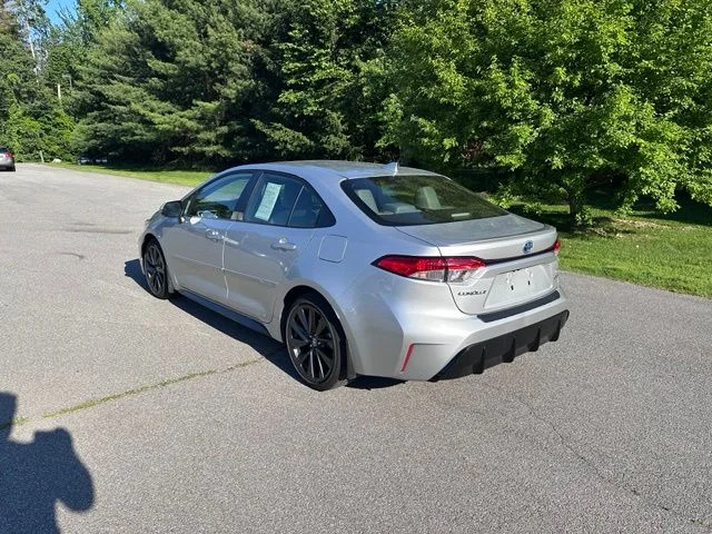 Used 2025 Silver Toyota SE image 5