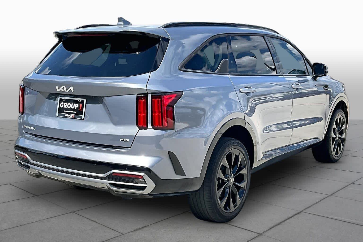 Used 2023 Everlasting Silver Kia SX image 11