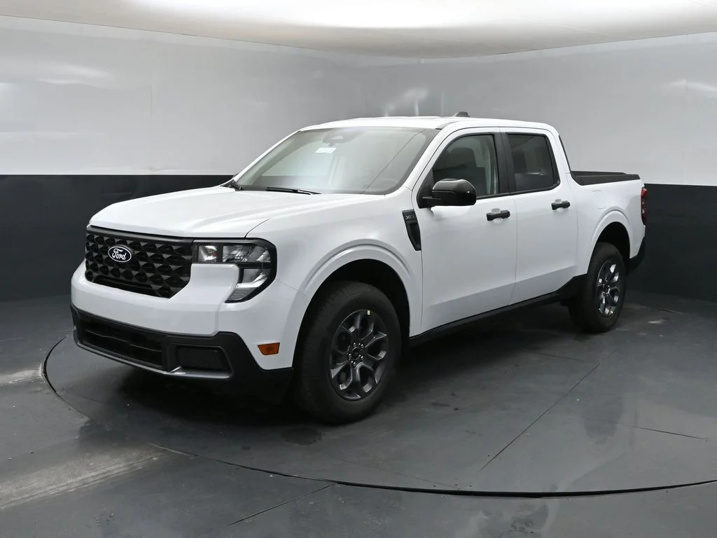 New 2026 White Ford XLT image 5