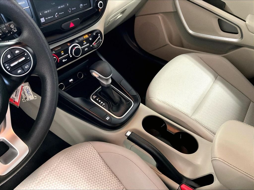 Used 2025 White Kia S image 20
