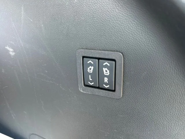 Used 2023 Red Buick Avenir image 17