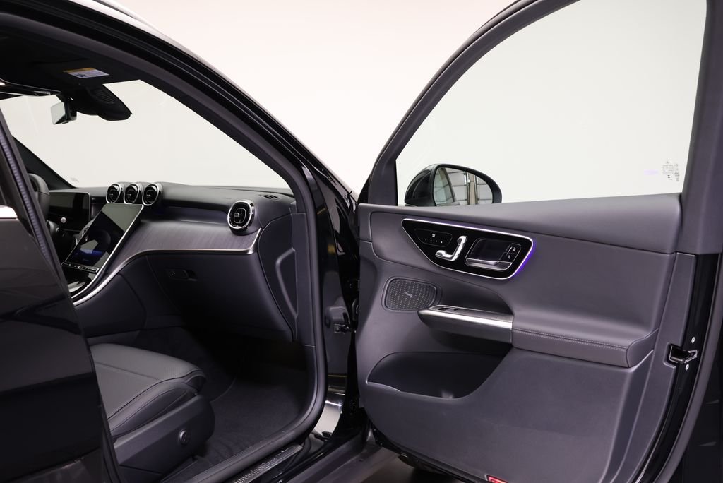 Used 2026 Black Mercedes-Benz GLC 300 image 42